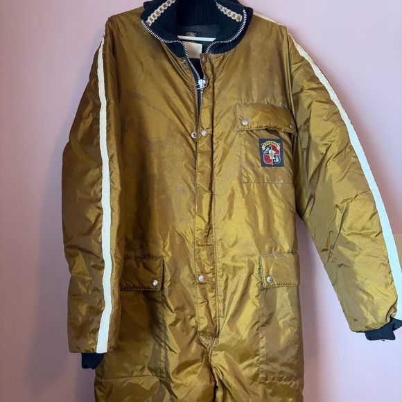 Stearns Bronze Ski & Snowboard Jacket with Shiny Water-Resistant Material - Picture 4 of 12